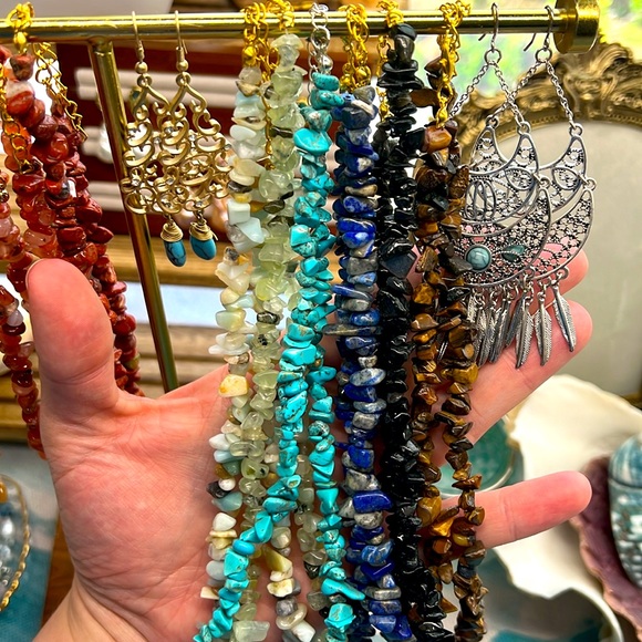 M208 Colorful Stone Chips Summer Style Boho Beaded Necklaces Bohemian Trend Free - Picture 3 of 3